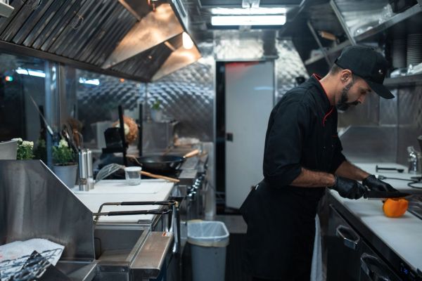 Location de dark kitchen à Paris : combien coûte un tel projet ?
